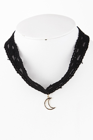 Lace Collar Crescent Moon Cutout Necklace 5CDB4